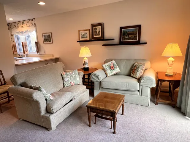 $230,000 | 42 Heritage Condos Way, Unit 14D, Woodstock, VT 05091
