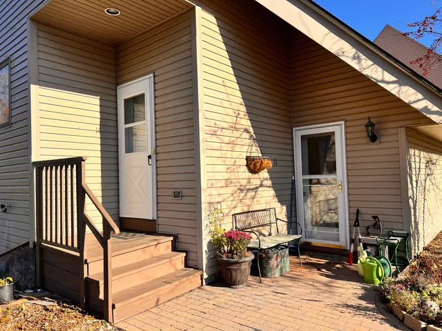 $230,000 | 42 Heritage Condos Way, Unit 14D, Woodstock, VT 05091