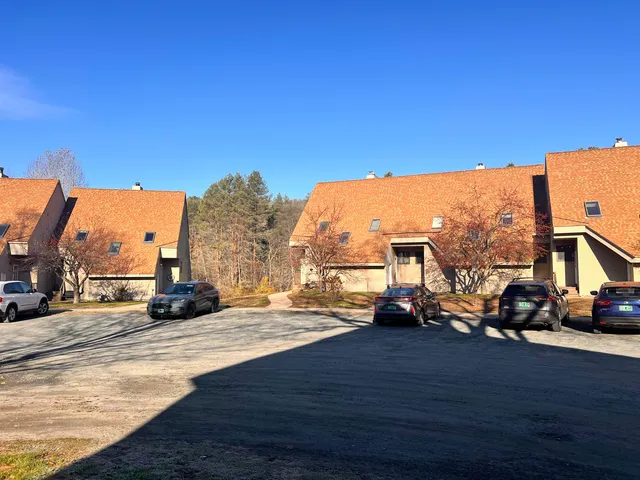 $230,000 | 42 Heritage Condos Way, Unit 14D, Woodstock, VT 05091