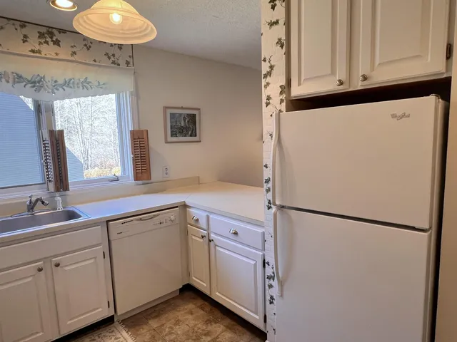 $230,000 | 42 Heritage Condos Way, Unit 14D, Woodstock, VT 05091