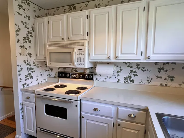 $230,000 | 42 Heritage Condos Way, Unit 14D, Woodstock, VT 05091