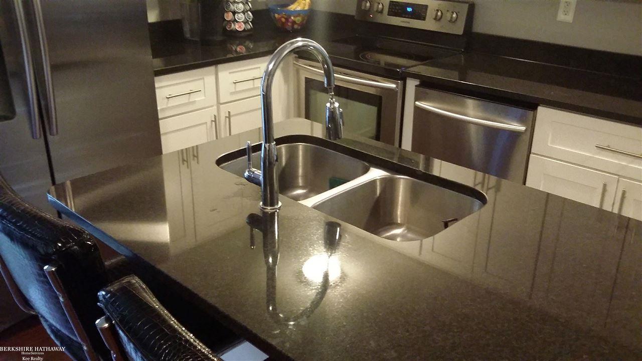 216 Riverside Drive Mount Clemens, MI 48043 - Photo 10 of 35 31372817-10.JPG