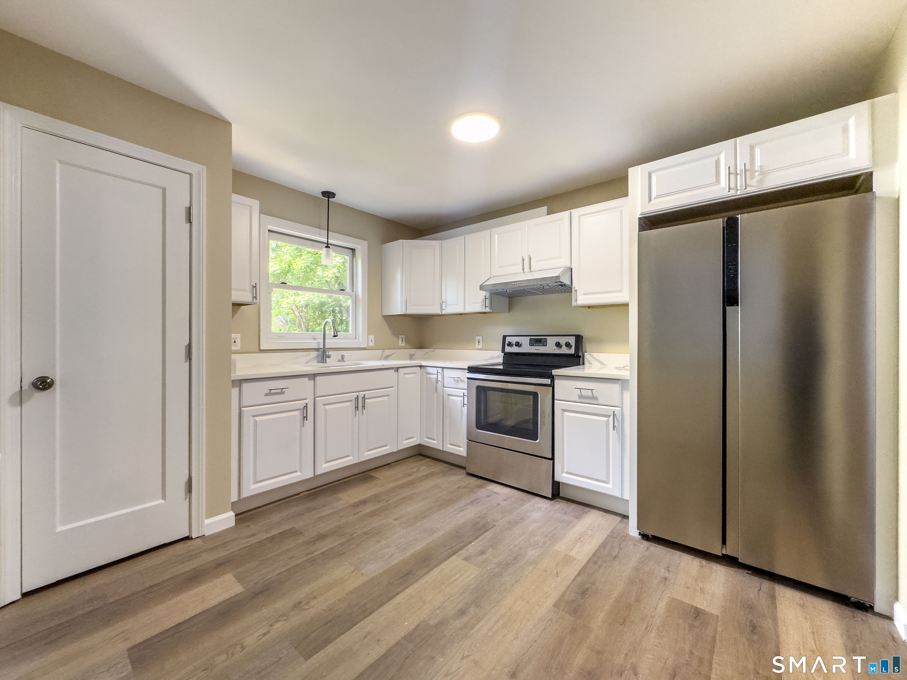 231 Long Hill Road Waterbury, CT 06704 - Photo 8 of 31