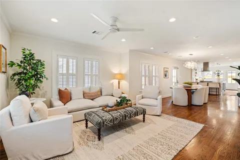 $925,000 | 1111 Le Green Street, Houston, TX 77009