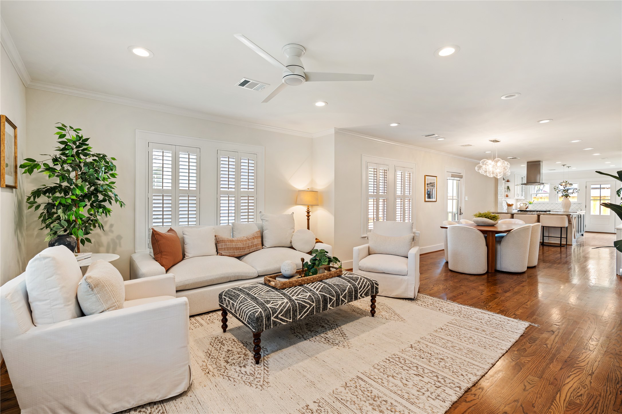 1111 Le Green Street Houston, TX 77009 - Photo 2 of 37