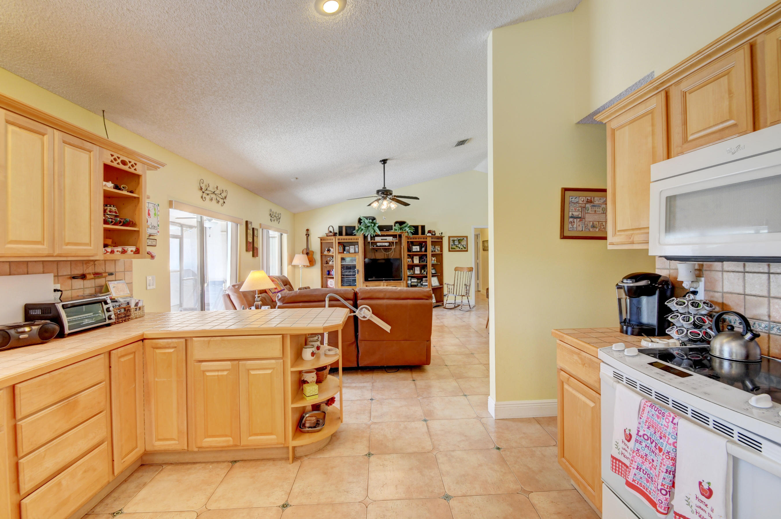 9556 Old Pine Road Boca Raton, FL 33428 - Photo 7 of 32 DSC_8427_28_29_30_31