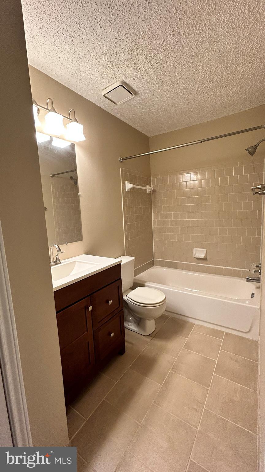 21019 Timber Ridge Terrace, Unit 203 Ashburn, VA 20147 - Photo 11 of 17 Primary Bathroom