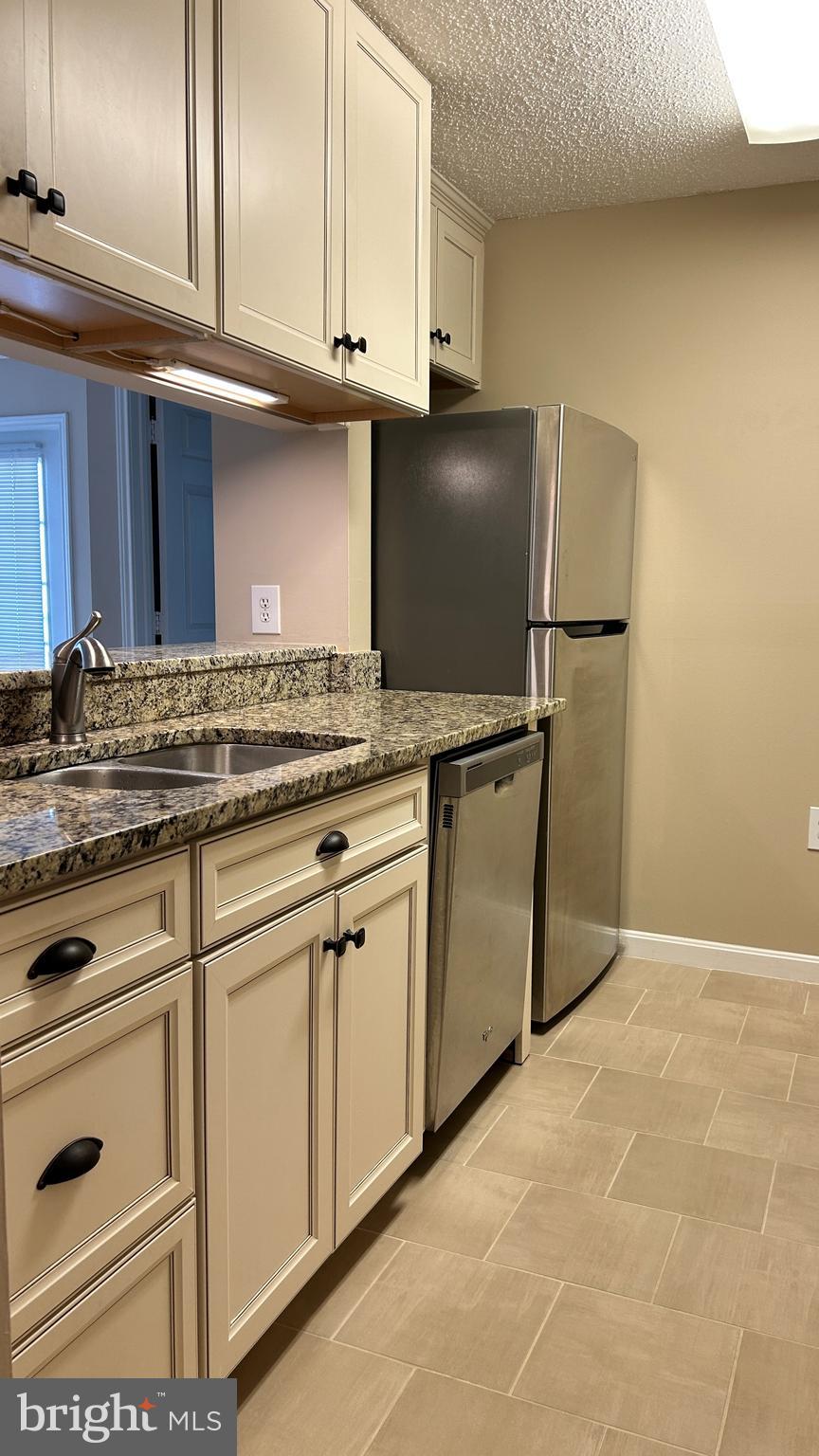 21019 Timber Ridge Terrace, Unit 203 Ashburn, VA 20147 - Photo 8 of 17 Kitchen