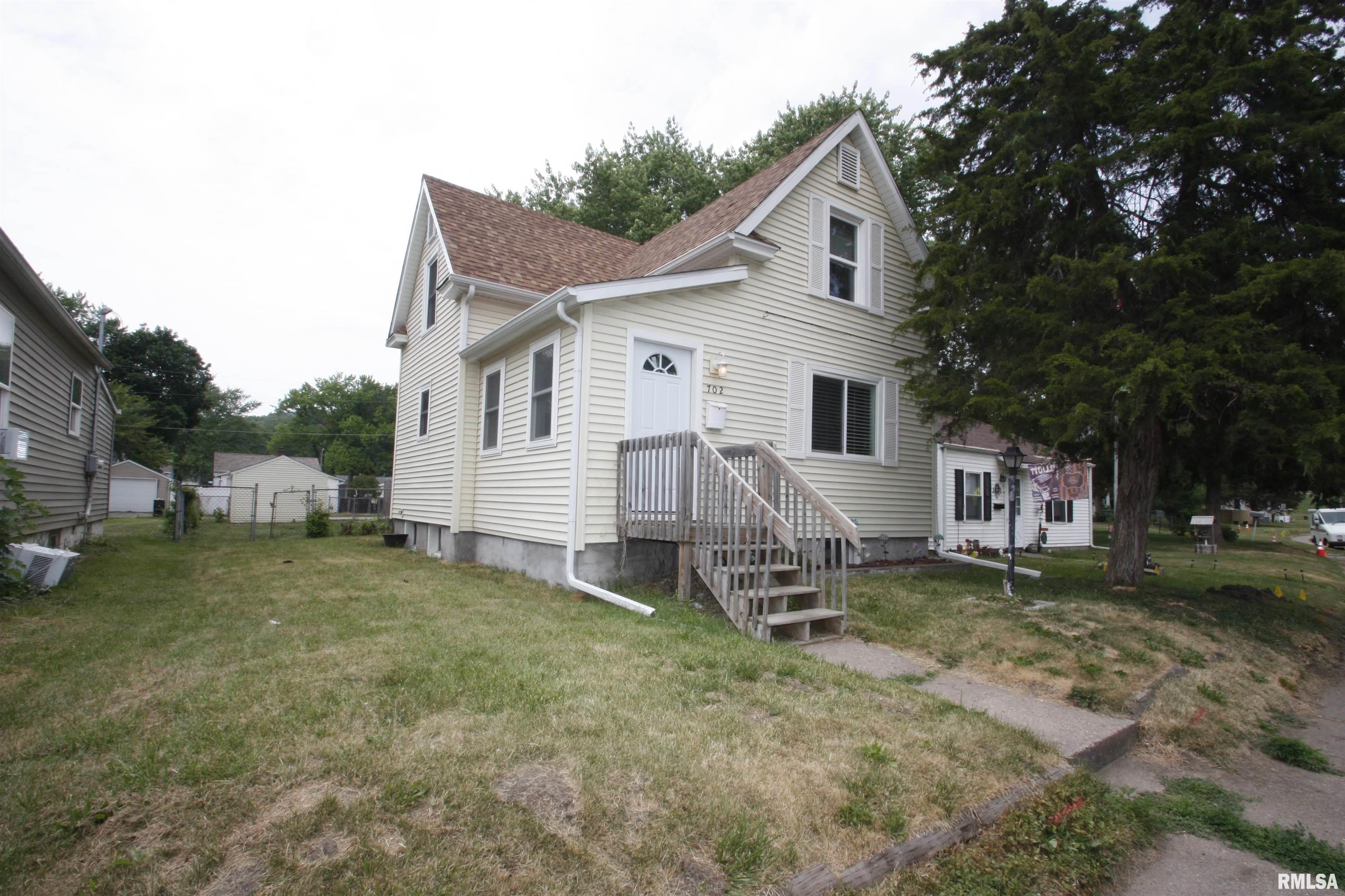 702 Indian Road Davenport, IA 52802 - Photo 1 of 16 Gallery Image 1