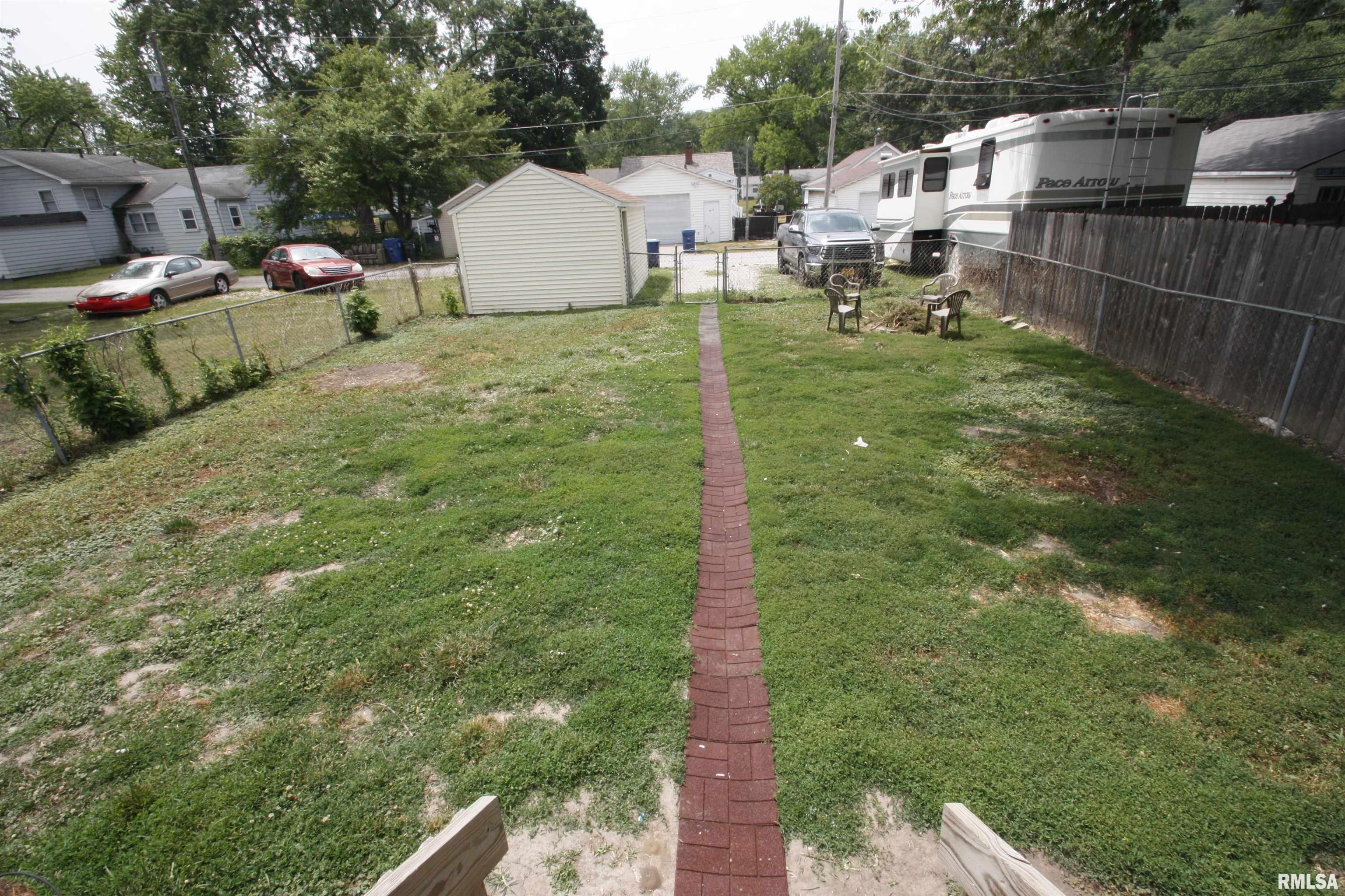 702 Indian Road Davenport, IA 52802 - Photo 14 of 16 Gallery Image 14