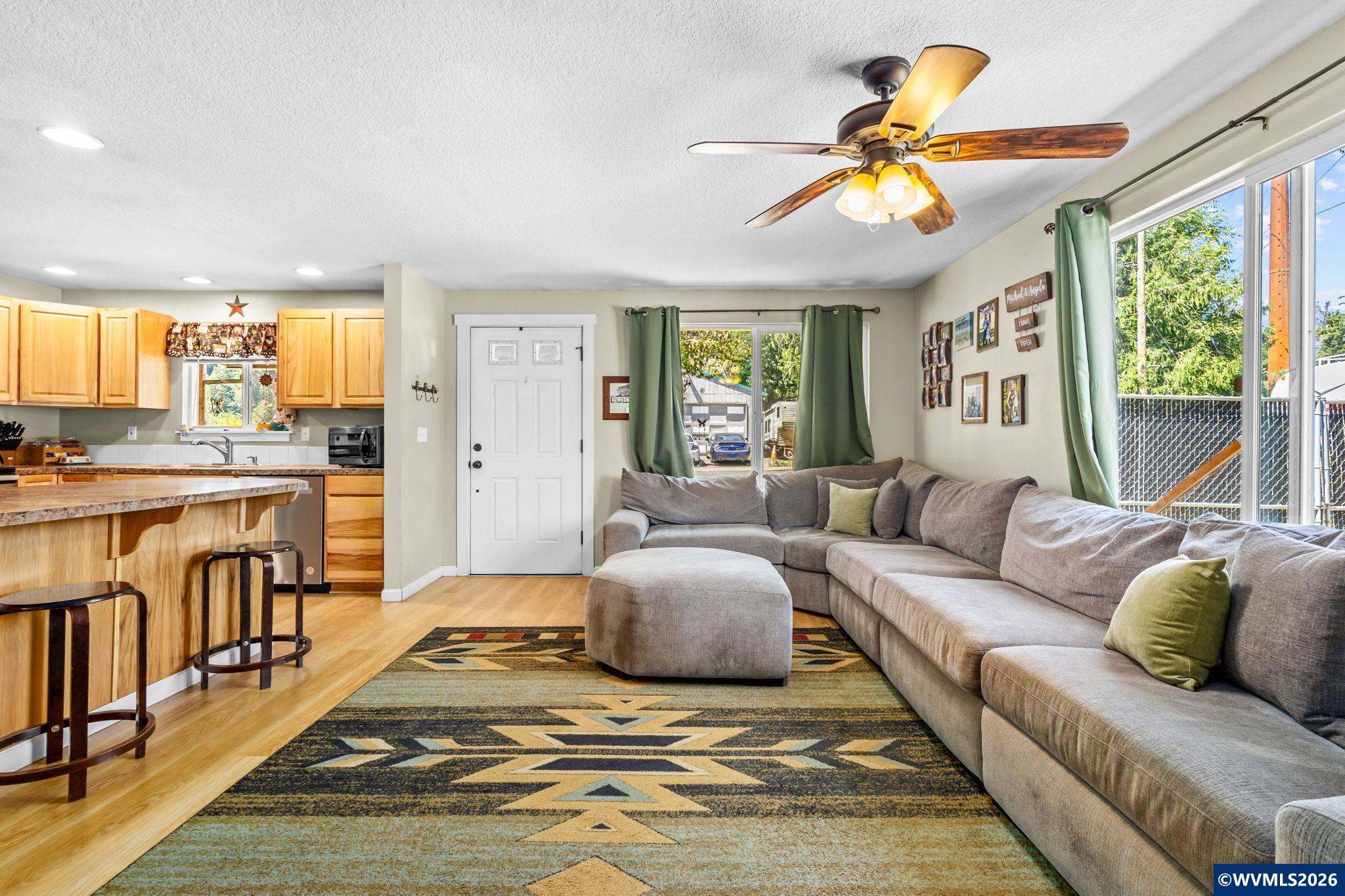 402 Southwest Ivy Road Estacada, OR 97023 - Photo 8 of 39 Gallery Image 8