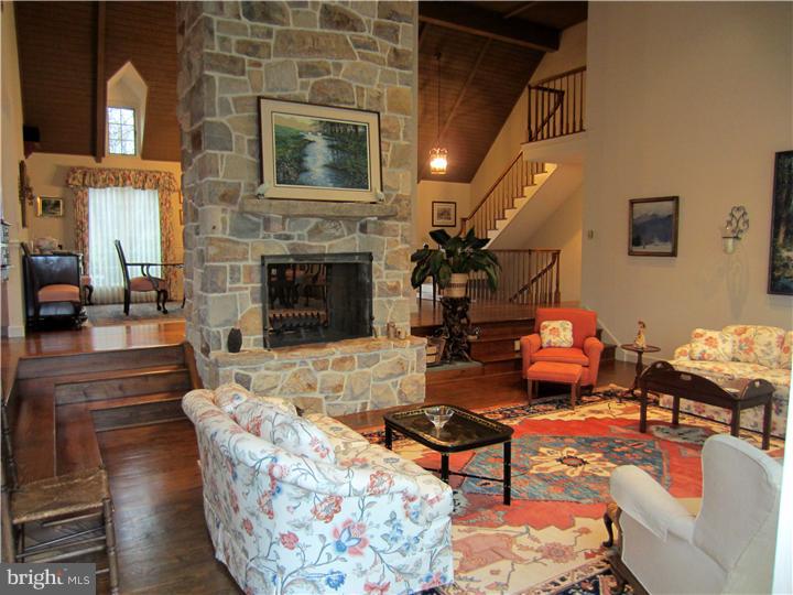 941 Church Lane Road Reading, PA 19606 - Photo 13 of 25 Living Room
