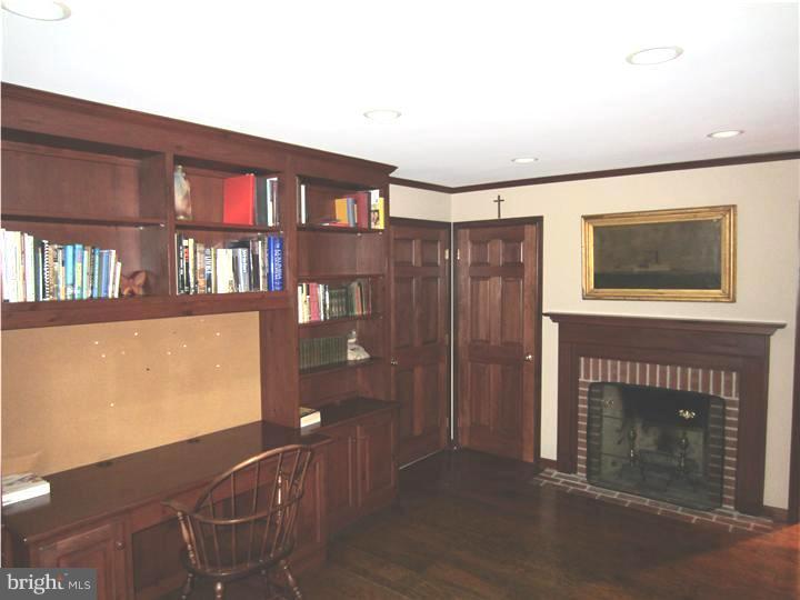 941 Church Lane Road Reading, PA 19606 - Photo 15 of 25 Office / Study