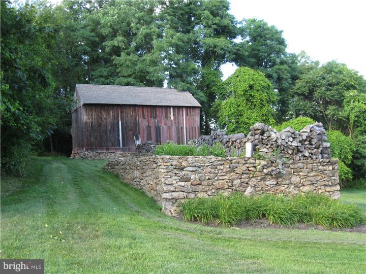 941 Church Lane Road Reading, PA 19606 - Photo 22 of 25 Barn