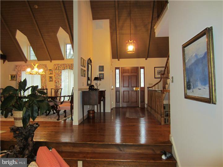941 Church Lane Road Reading, PA 19606 - Photo 6 of 25 Foyer
