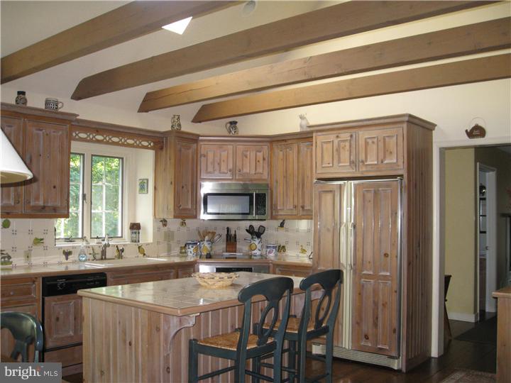 941 Church Lane Road Reading, PA 19606 - Photo 8 of 25 Kitchen