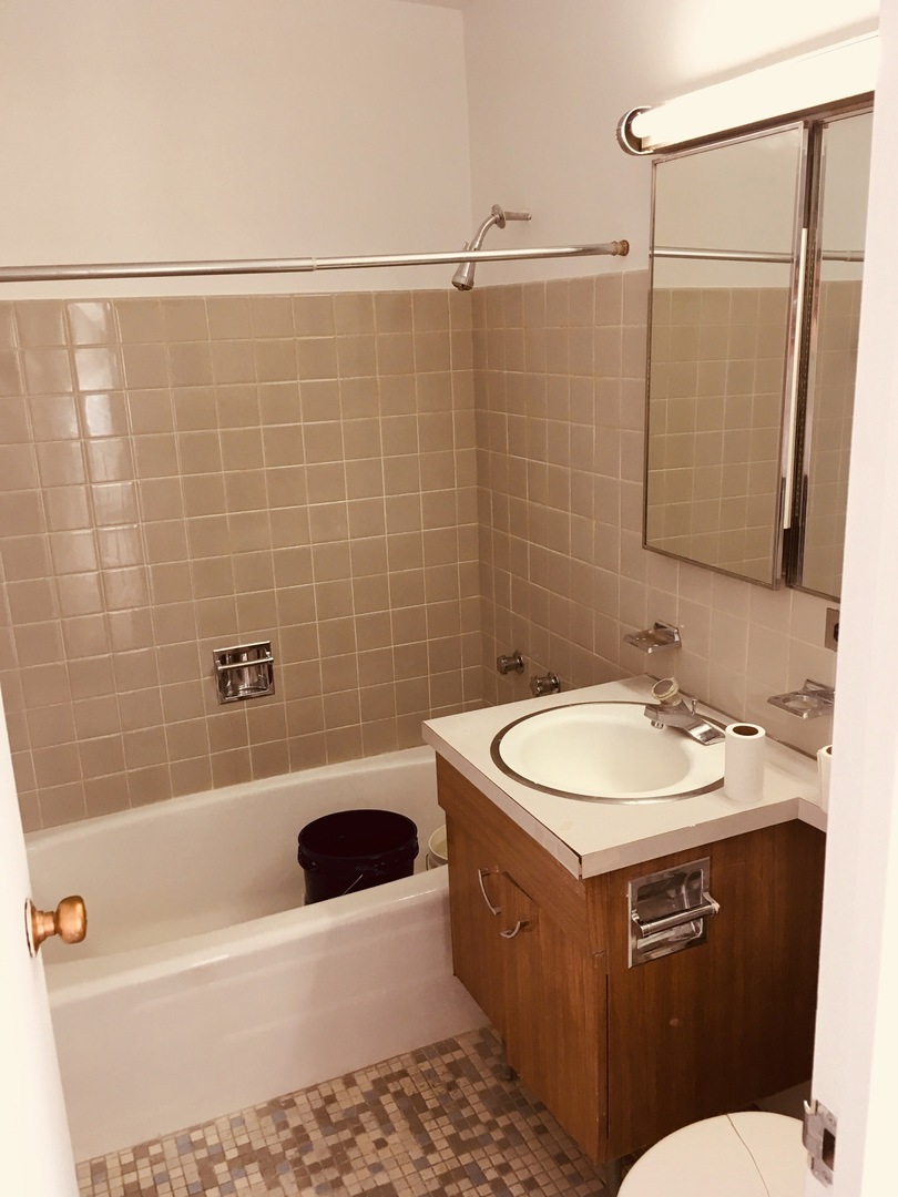 5757 North Sheridan Road, Unit 3H Chicago, IL 60660 - Photo 6 of 10