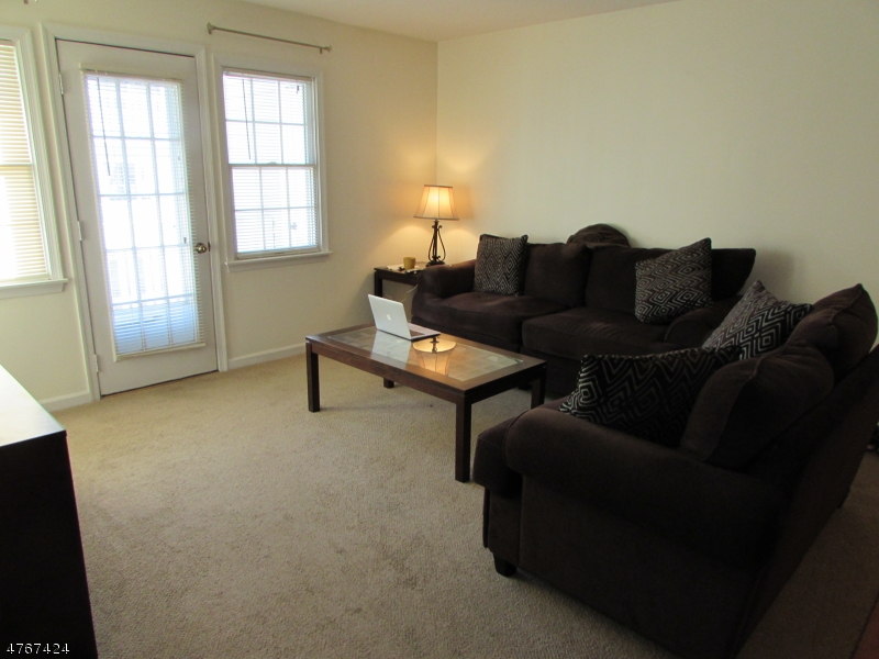 8 Genoble Road Montville, NJ 07045 - Photo 2 of 12