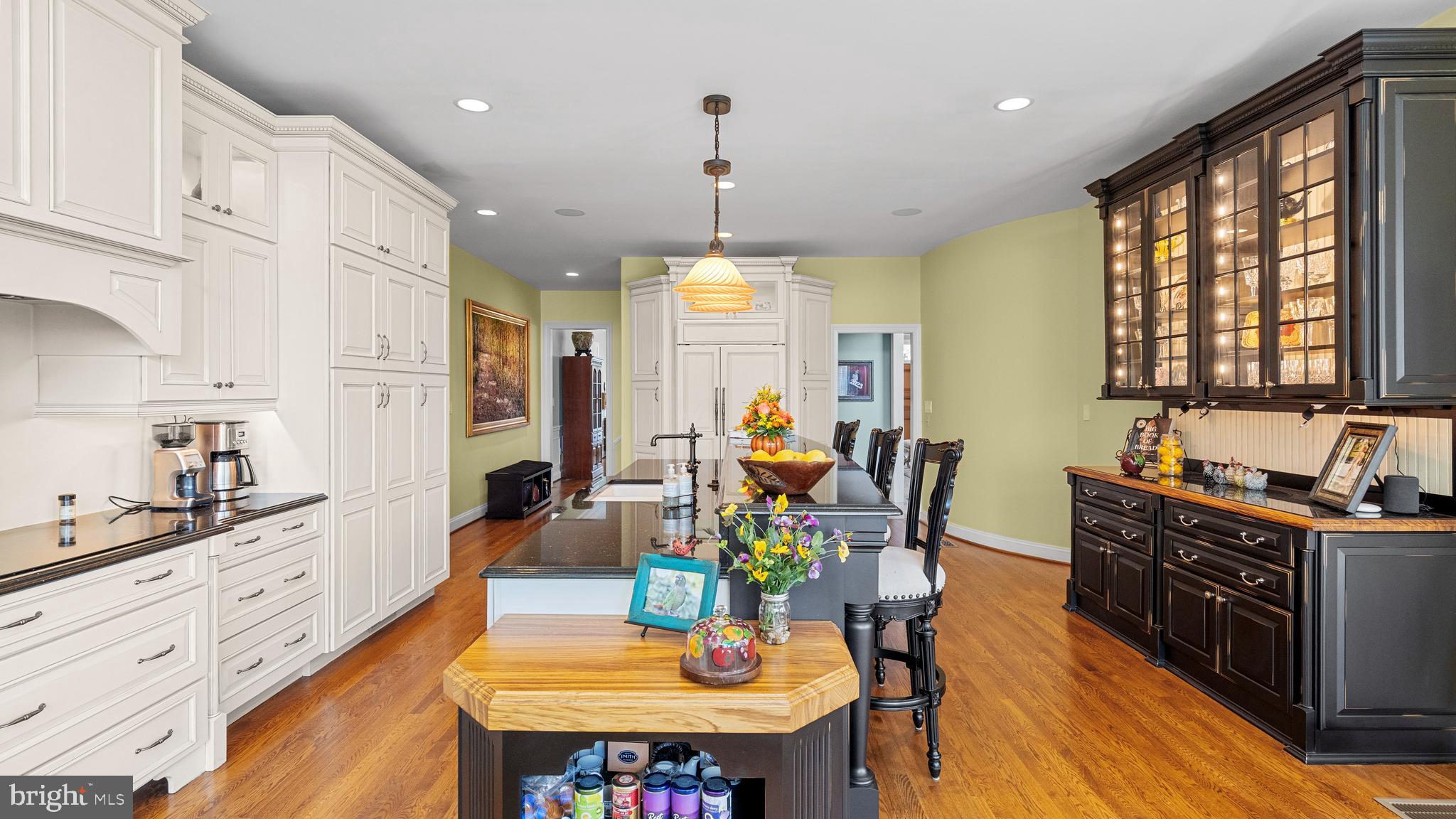 927 Western Road Hunt Valley, MD 21030 - Photo 23 of 80 Gourmet Eat-in Kitchen