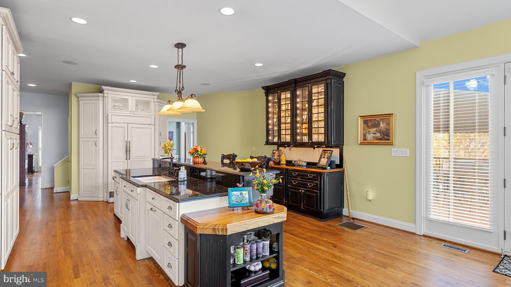 927 Western Road Hunt Valley, MD 21030 - Photo 26 of 80 Gourmet Eat-in Kitchen