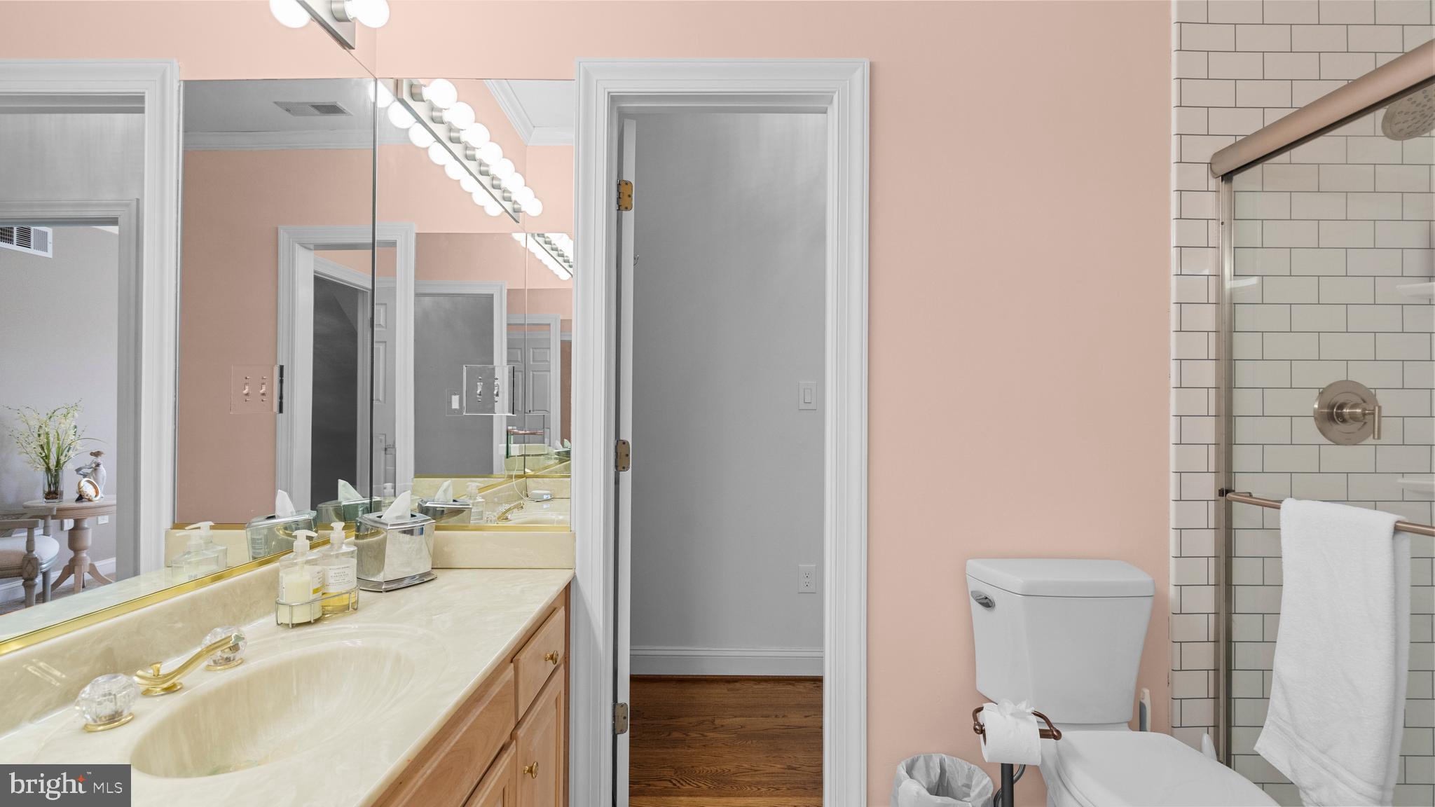 927 Western Road Hunt Valley, MD 21030 - Photo 46 of 80 Dual Entry Full Hall Bathroom