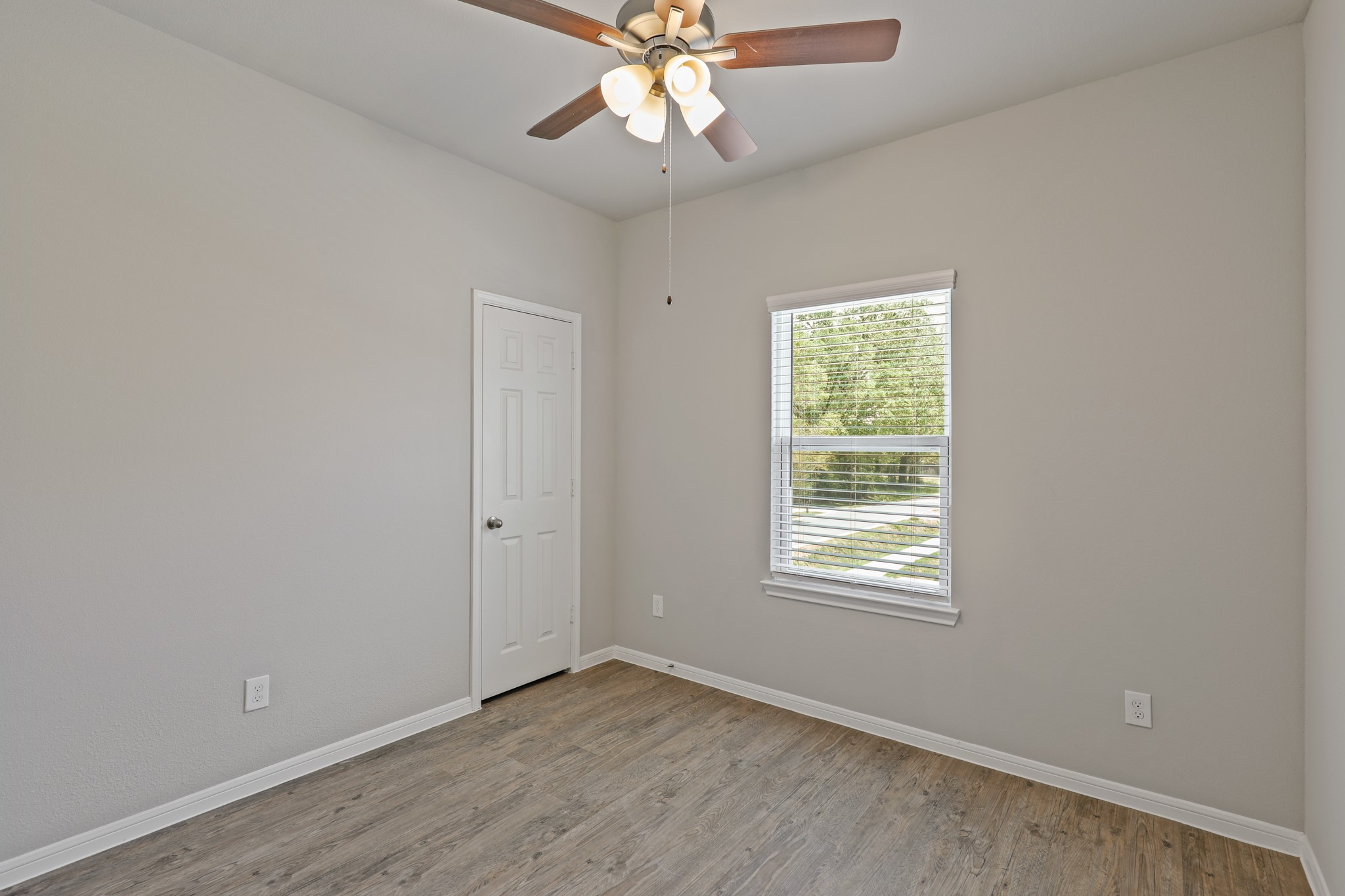13514 Axel Lane Houston, TX 77047 - Photo 29 of 34 a view of an empty room with a window