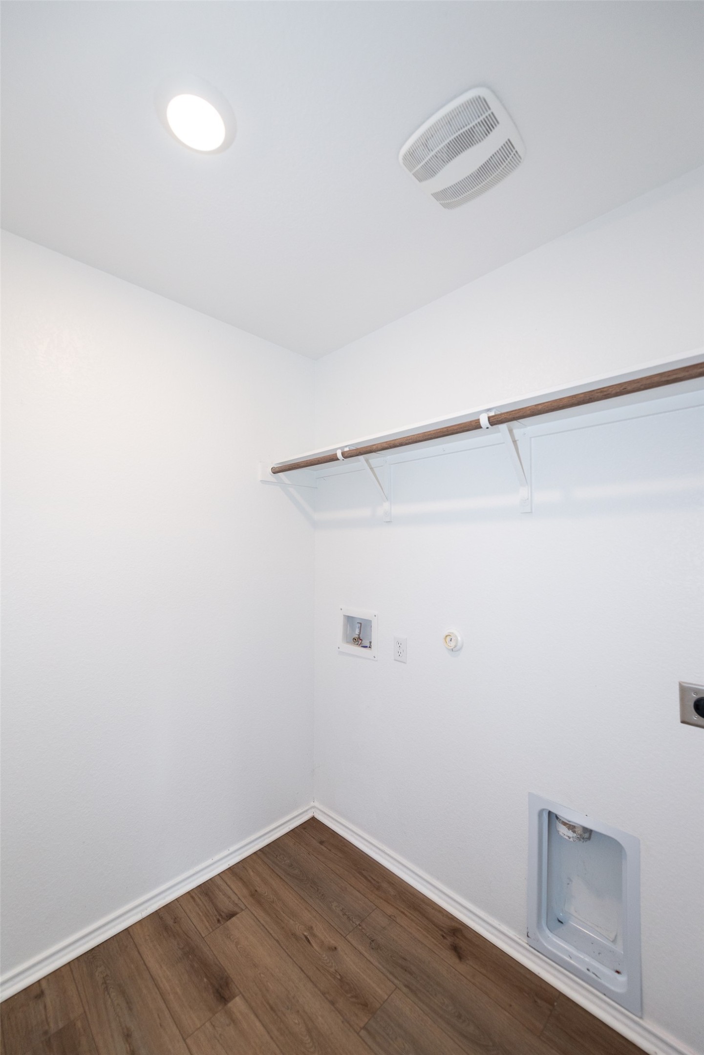 147 Otter Road Kyle, TX 78640 - Photo 21 of 34 located just off the primary bedroom hallway and living room