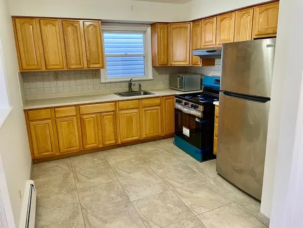 $2,300 | 203 Zabriskie Street, Unit 2, Jersey City, NJ 07307