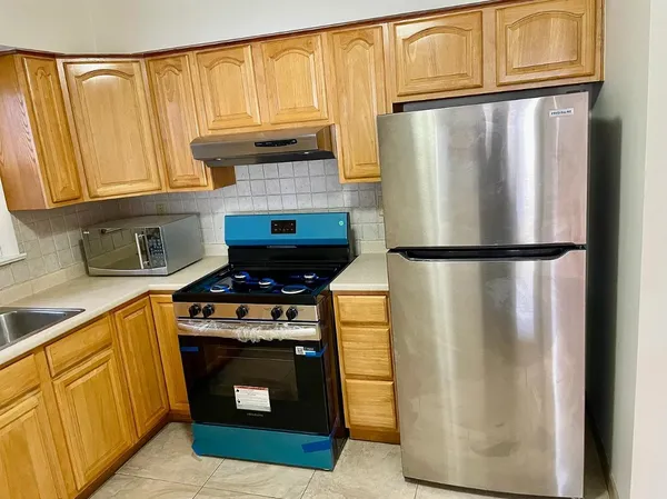 $2,300 | 203 Zabriskie Street, Unit 2, Jersey City, NJ 07307