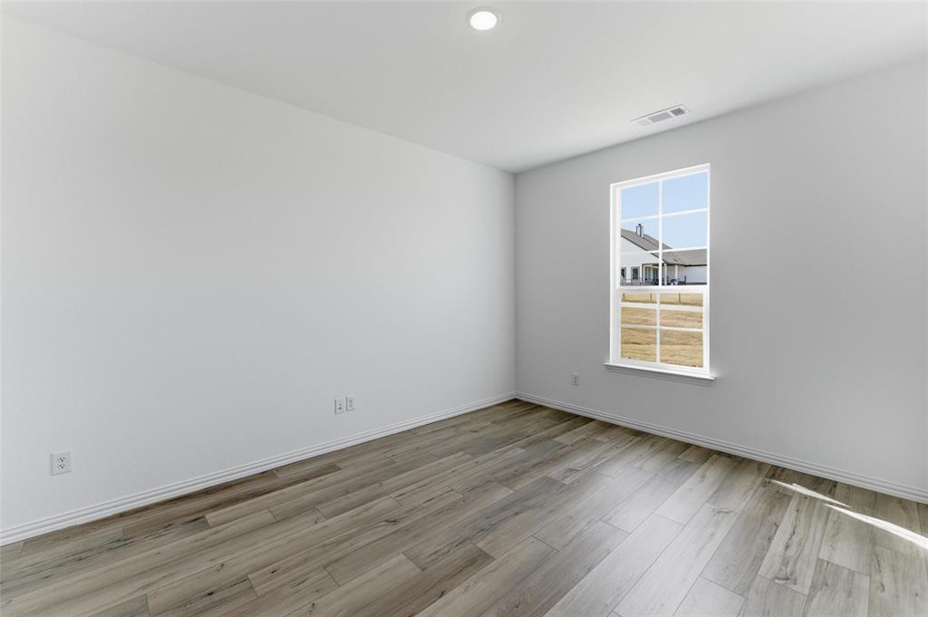 144 Oak Grv Way Springtown, TX 76082 - Photo 6 of 27