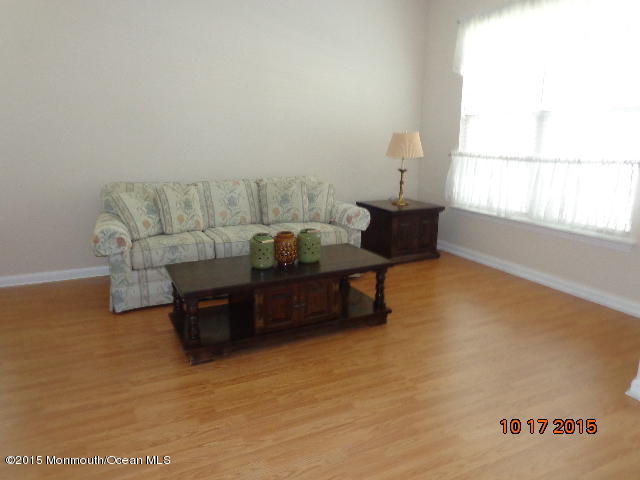 5 Shelley Road Brick, NJ 08724 - Photo 3 of 19 DSC01318