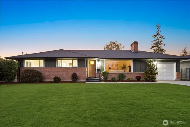 $949,950 | 708 Waverly Avenue, Everett, WA 98201