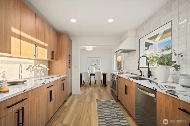 $949,950 | 708 Waverly Avenue, Everett, WA 98201