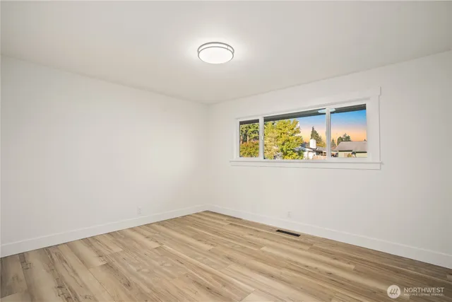 $949,950 | 708 Waverly Avenue, Everett, WA 98201