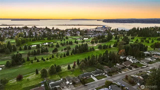 $949,950 | 708 Waverly Avenue, Everett, WA 98201