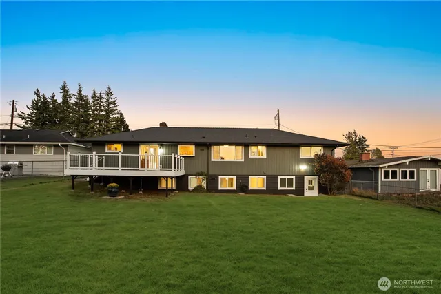 $949,950 | 708 Waverly Avenue, Everett, WA 98201