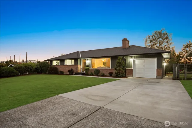 $949,950 | 708 Waverly Avenue, Everett, WA 98201