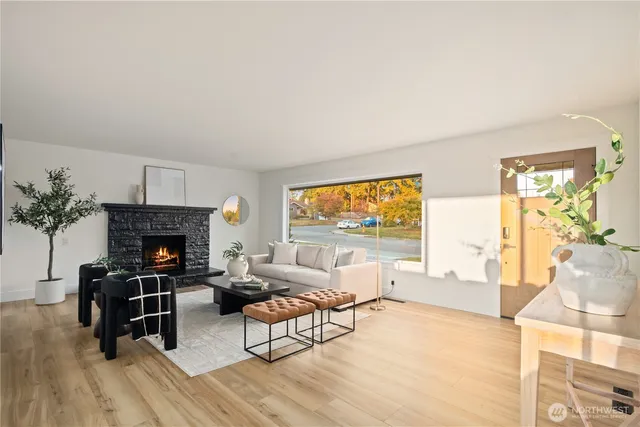 $949,950 | 708 Waverly Avenue, Everett, WA 98201