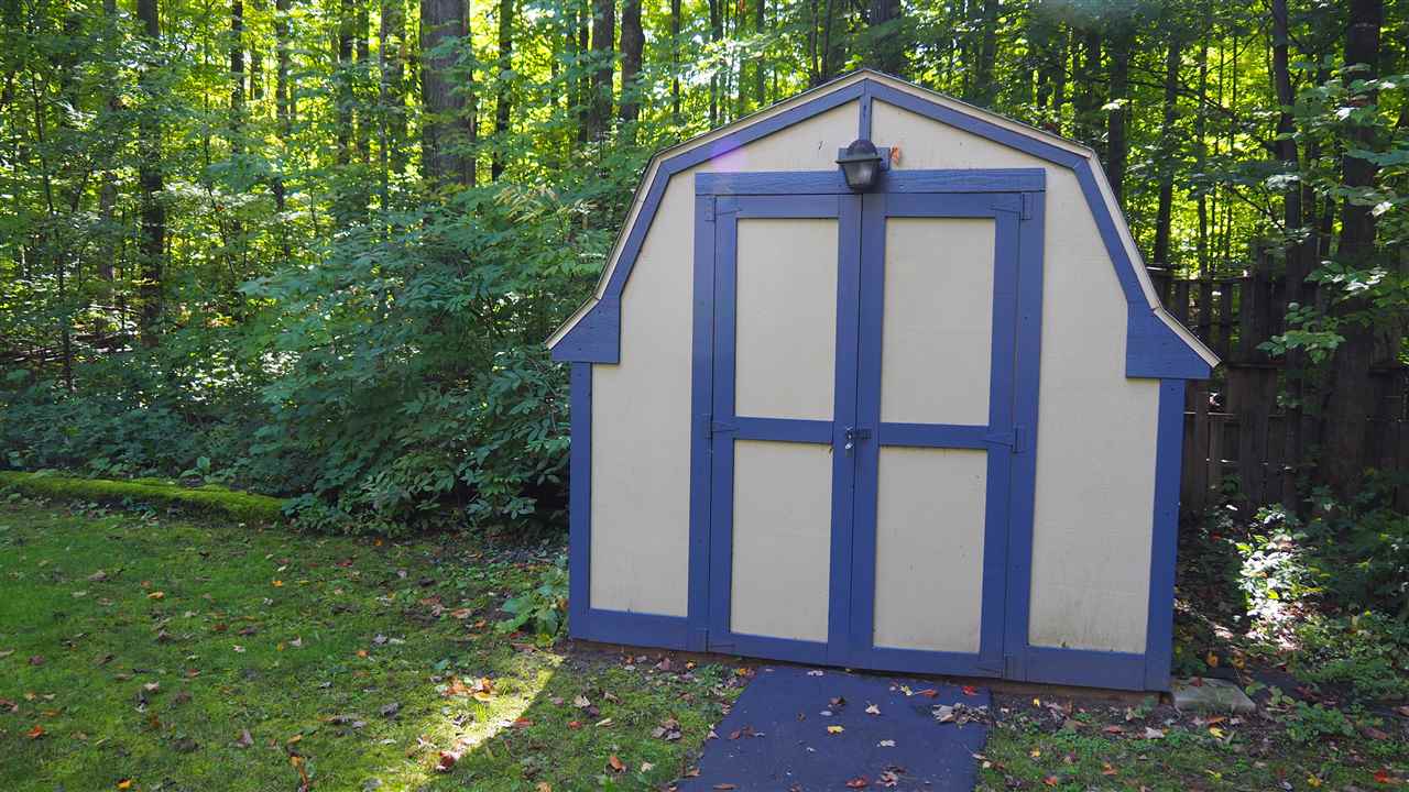 1848 Lardie Road Traverse City, MI 49696 - Photo 7 of 26 1880803-6.JPG