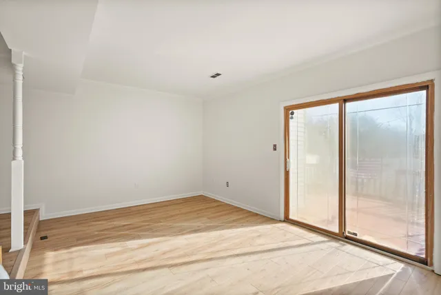 $375,000 | 15278 Cloverdale Road, Woodbridge, VA 22193