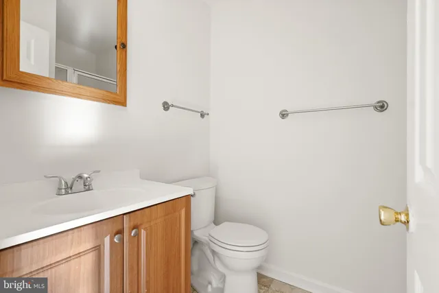 $375,000 | 15278 Cloverdale Road, Woodbridge, VA 22193