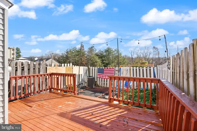 $375,000 | 15278 Cloverdale Road, Woodbridge, VA 22193