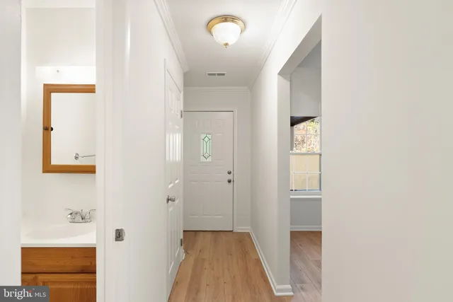 $375,000 | 15278 Cloverdale Road, Woodbridge, VA 22193