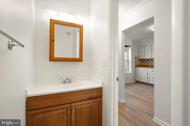 $375,000 | 15278 Cloverdale Road, Woodbridge, VA 22193