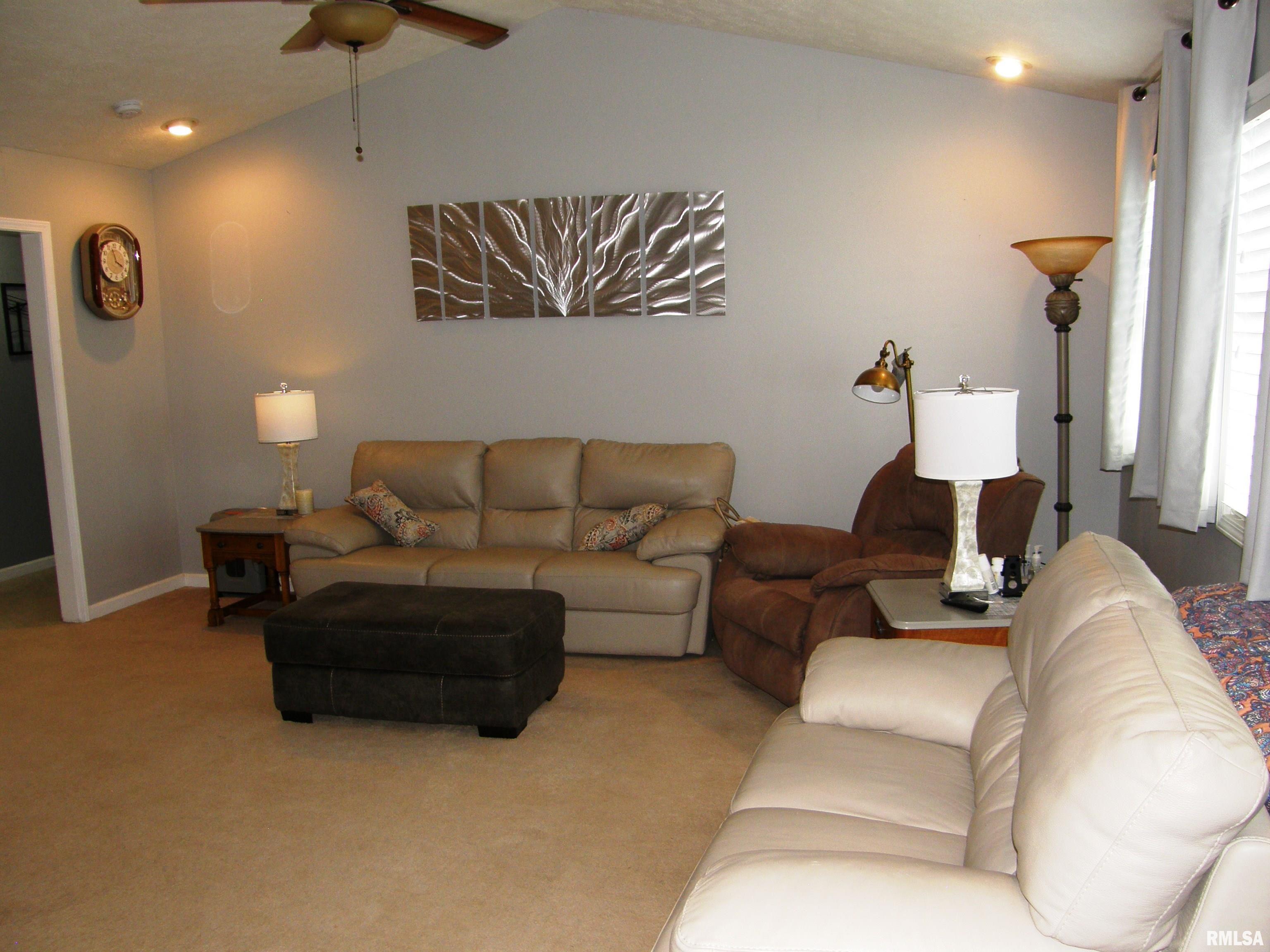 1804 Crown Road Herrin, IL 62948 - Photo 5 of 24