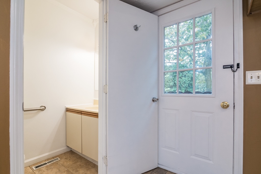 1430 Russell Road, Unit 35 Westfield, MA 01085 - Photo 12 of 29