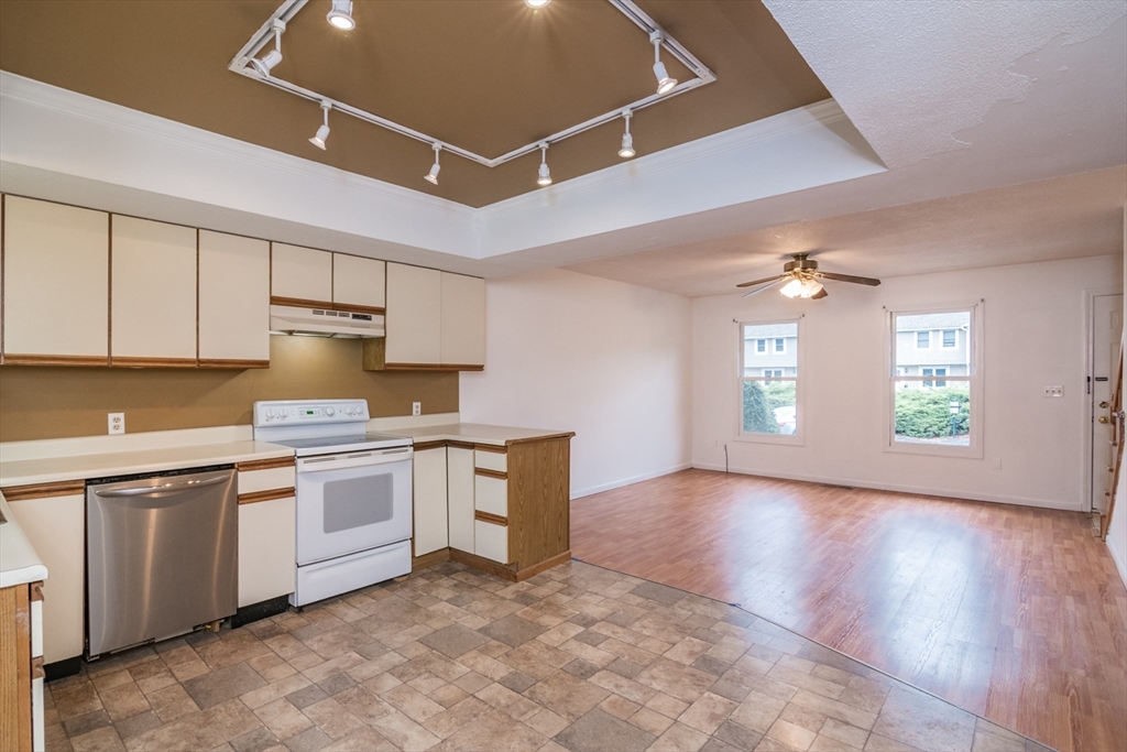 1430 Russell Road, Unit 35 Westfield, MA 01085 - Photo 6 of 29