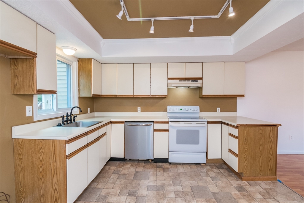 1430 Russell Road, Unit 35 Westfield, MA 01085 - Photo 10 of 29