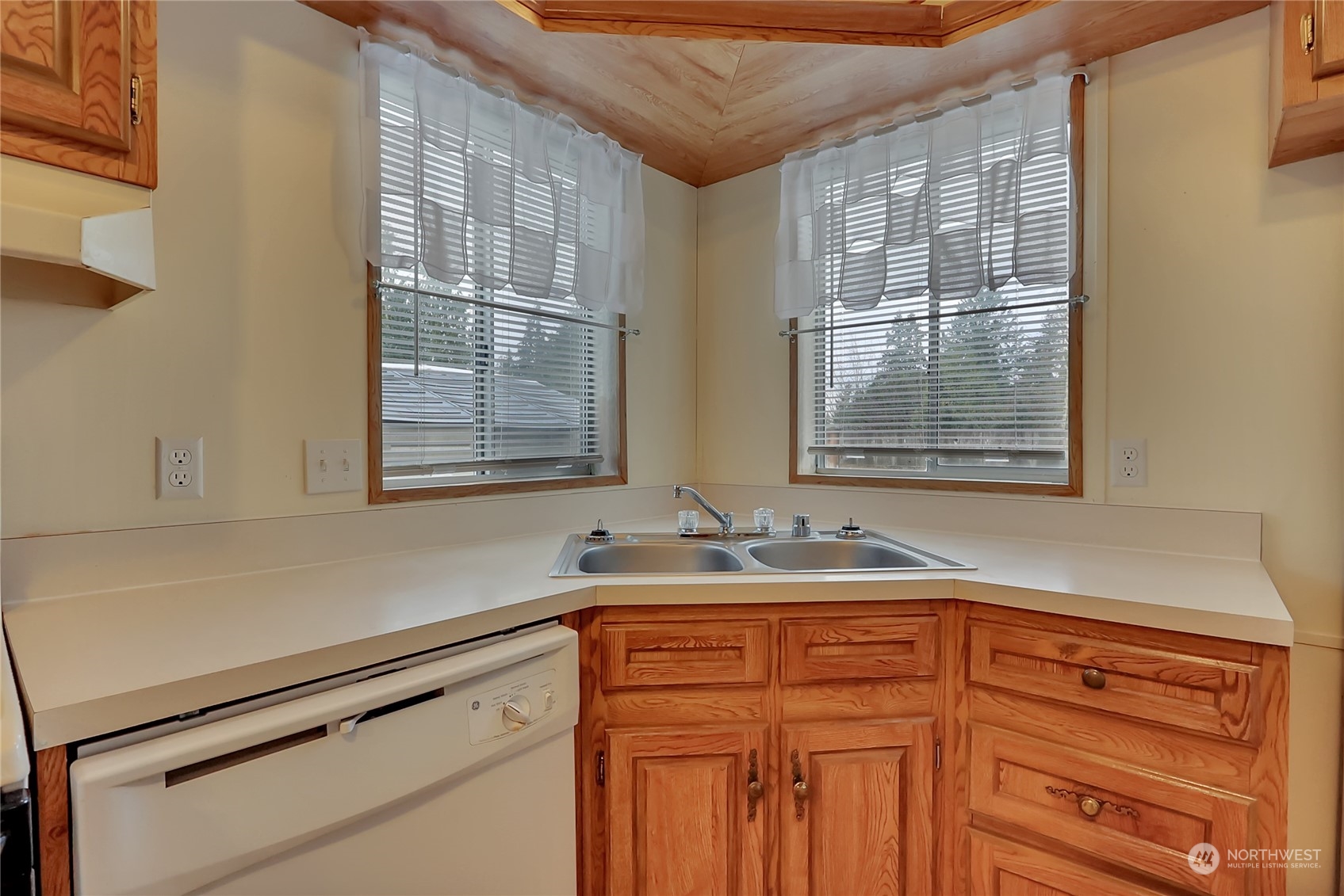 2420 Harts Lake Loop Road South Roy, WA 98580 - Photo 10 of 27 Gallery Image 10