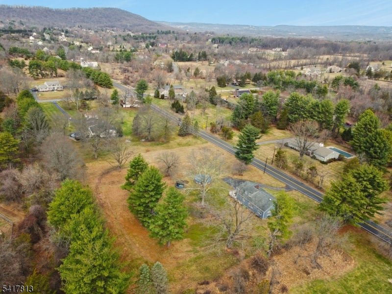 21 Readington Road Whitehouse Station, NJ 08889 - Photo 3 of 39